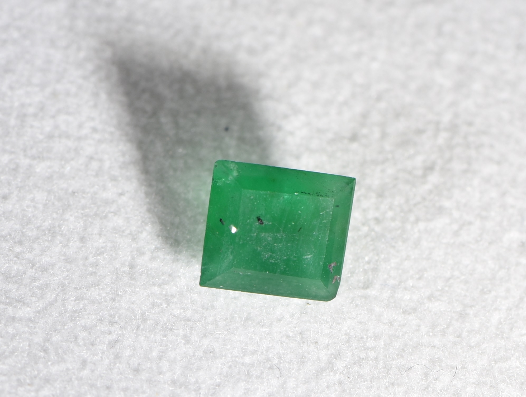 facettierter Smaragd (0,77 ct)
